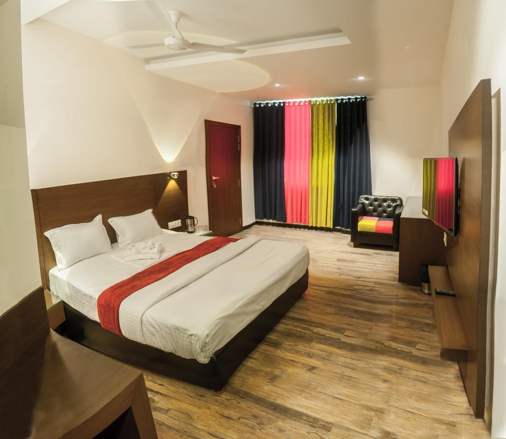 Hotel Atharva Ujaim Exterior foto