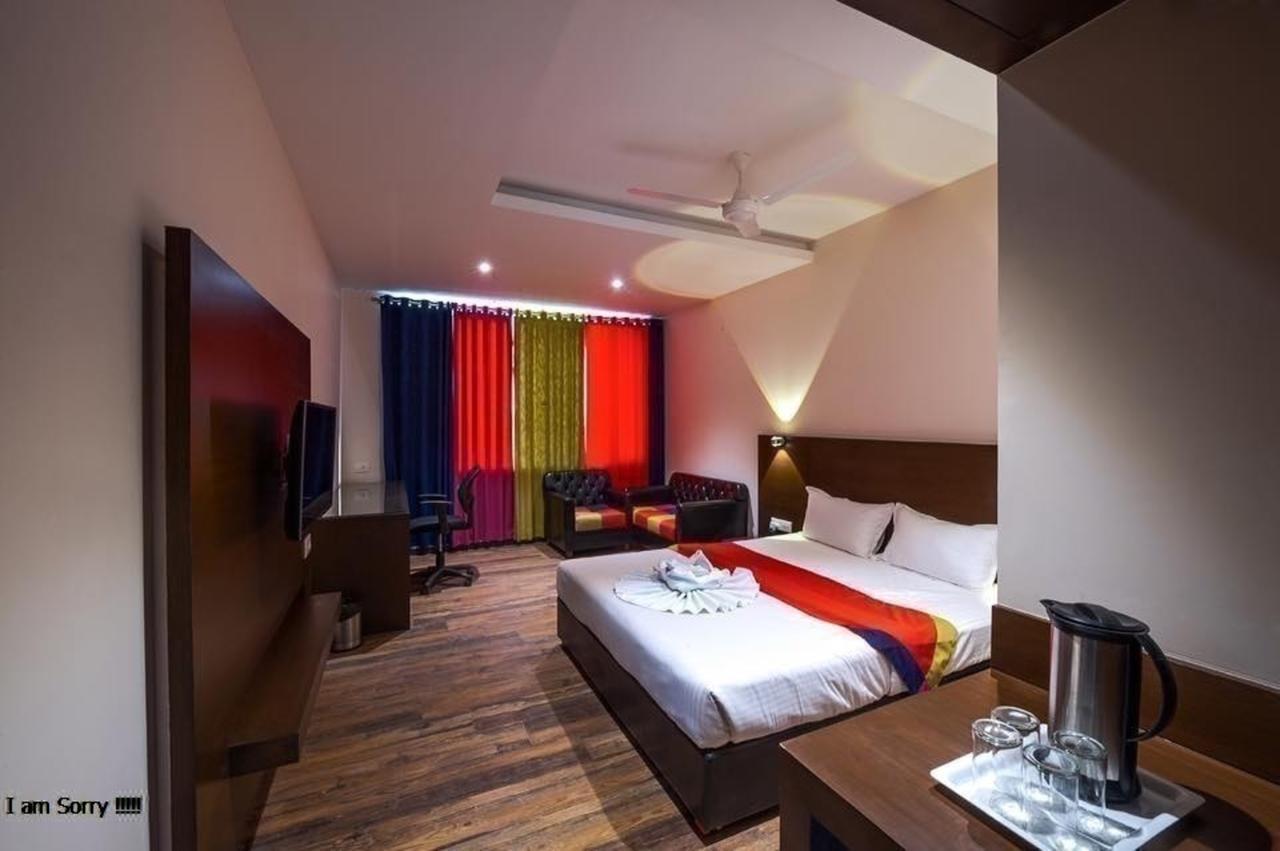 Hotel Atharva Ujaim Exterior foto