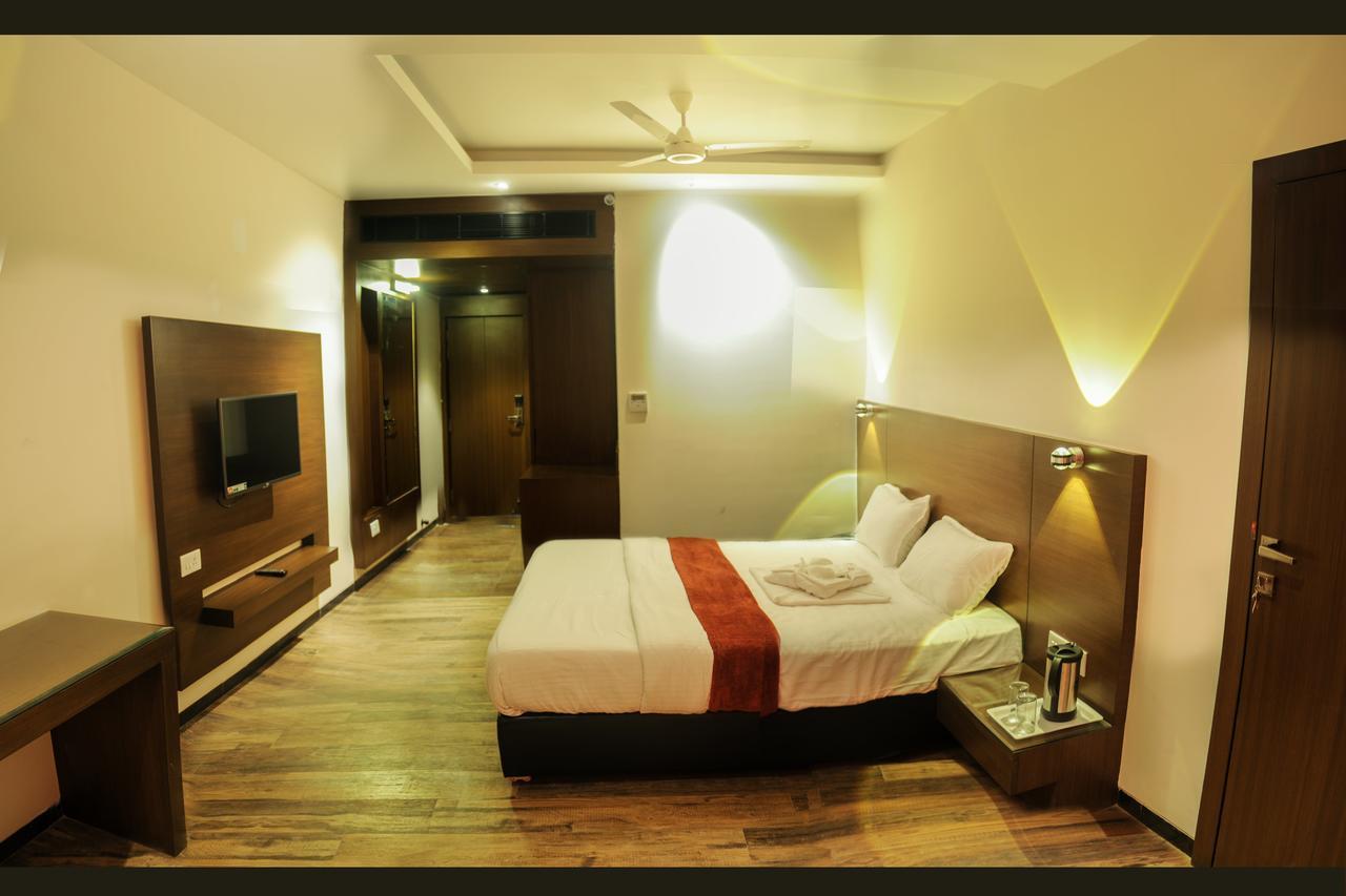 Hotel Atharva Ujaim Exterior foto